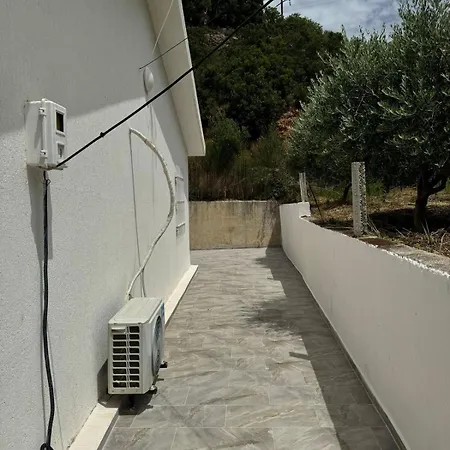 3 Bedrooms With Sea View בית נופש