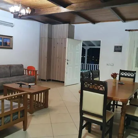 Prázdninový dům 3 Bedrooms With Sea View
