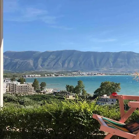 3 Bedrooms With Sea View بيت للعطل *